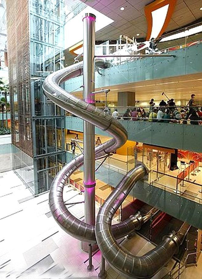 Sıra dışı havalimanı! Uçağa kaydırakla yetişiyorlar içinde orman var - Resim: 2