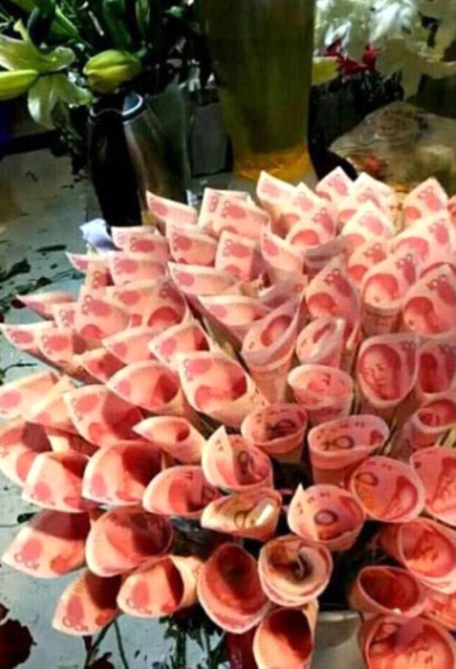 Sevgilisine aldığı hediyeye bakın yok artık - Resim: 2