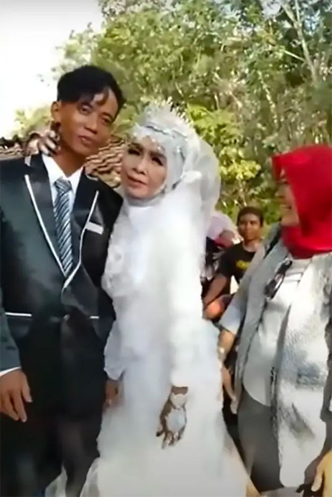 65 yaşındaki kadın evlat edindiği 24 yaşındaki gençle evlendi - Resim: 4