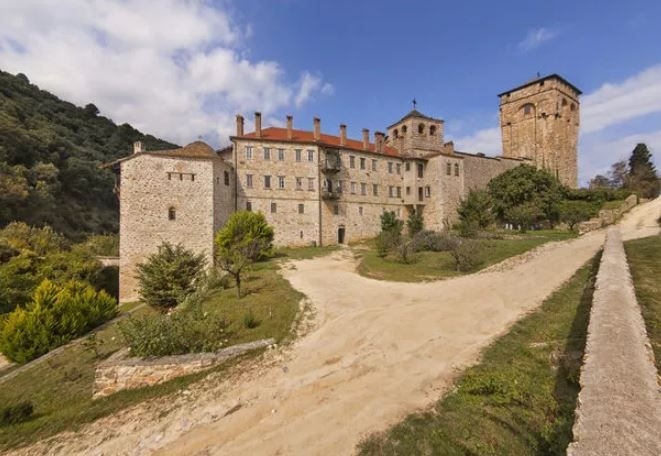 Kadınların dünyada girmelerinin yasak olduğu tek yer: Aynoroz - Resim: 2