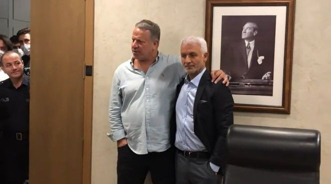 FOX TV'de Yasak Elma'nın başrolü Talat Bulut vedasıyla olay oldu diziyi bıraktı - Resim: 2