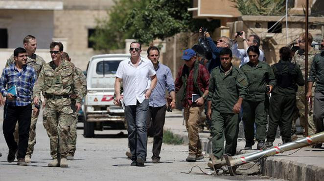 ABD temsilcisi Rakka'da görüşmede dikkat çeken detay! - Resim: 2