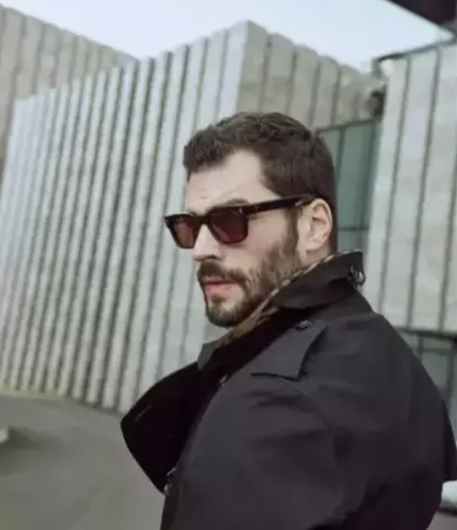 Akın Akınözü aşk hakkında konuştu! "Çok masalsı geliyor" - Resim: 1