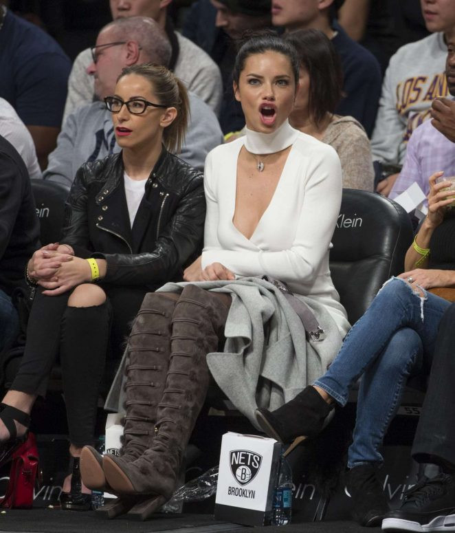 Adriana Lima'nın zor anları! Gözleri şaşı etti - Resim: 3