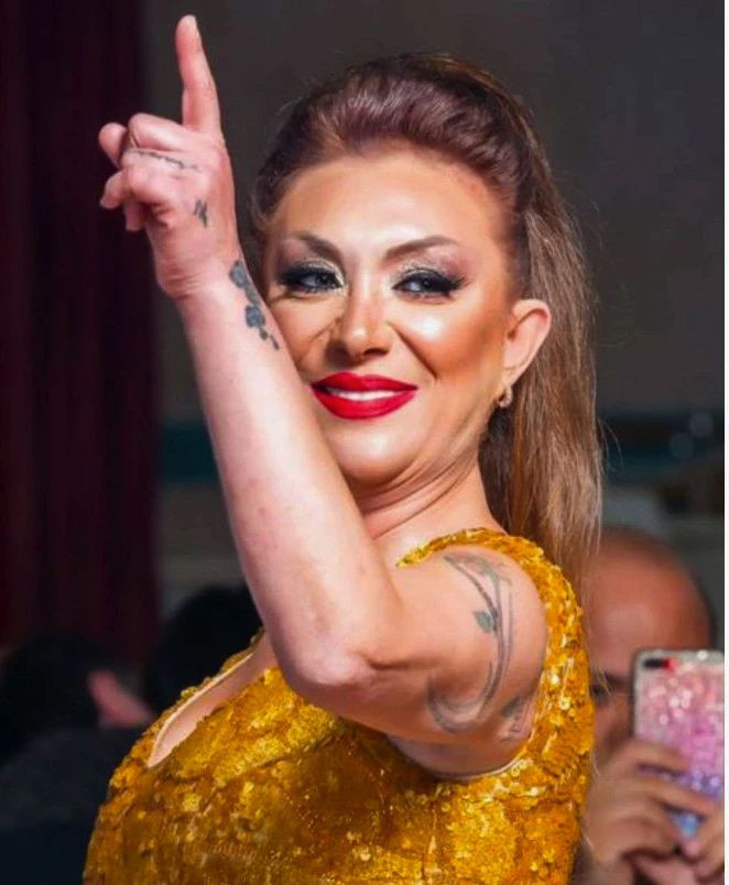 Güllü'nün kızı Tuğyan Ülkem Gülter ilk kez o mesajların perde arkasını anlattı: Ben anneme... - Resim: 1