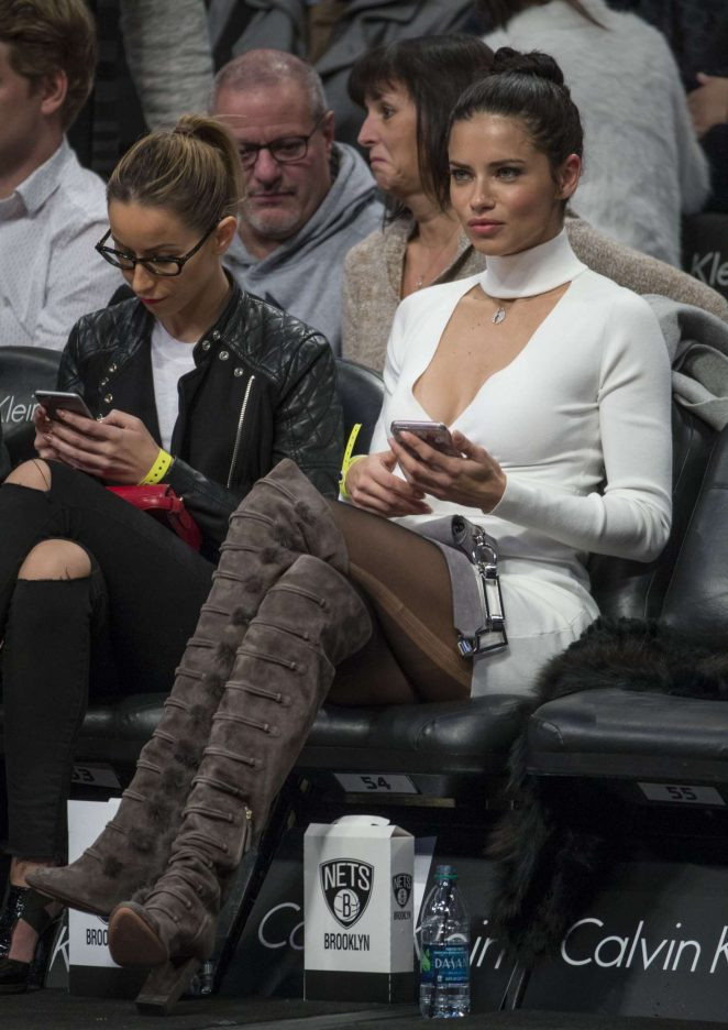 Adriana Lima'nın zor anları! Gözleri şaşı etti - Resim: 2