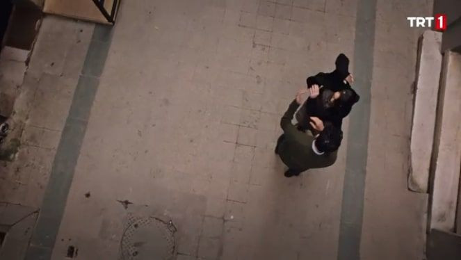 TRT 1 Masumlar Apartmanı Safiye ve Naci Sahnesi olay yarattı herkes bunu konuştu - Resim: 3