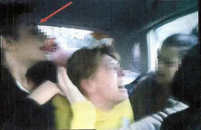 4 üniversiteli kız, arkadaşlarını taksiye bindirip... - Resim: 4