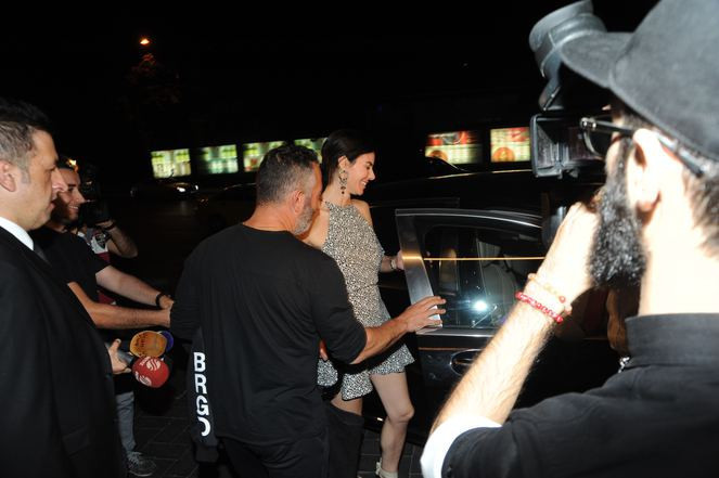 Cem Yılmaz'dan klas hareketler! Defne Samyeli için bakın ne yaptı - Resim: 4