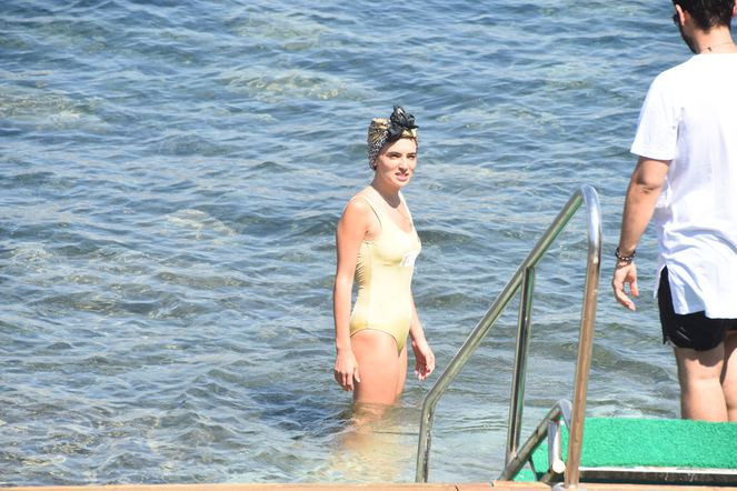 Cem Belevi panikledi Tişörtünü çıkarmaktan vazgeçti - Resim: 2