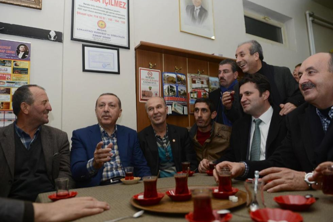 Erdoğan'dan kahvehane ziyareti - Resim: 2
