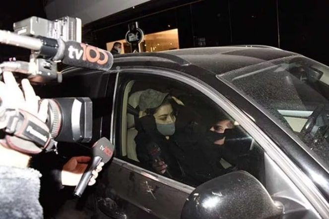 Sen Çal Kapımı yıldızı Hande Erçel şoförünü fena azarladı sebebi bakın ne - Resim: 1