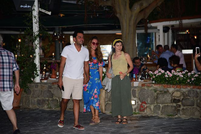 Muhabirler hamile misiniz diye sordu Seren Serengil ise... - Resim: 2