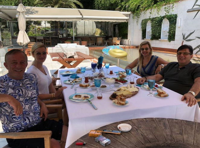 Yeniden mi birlikteler? Ali Ağaoğlu'nun Petek Ertüre ile samimi pozları olay oldu - Resim: 3