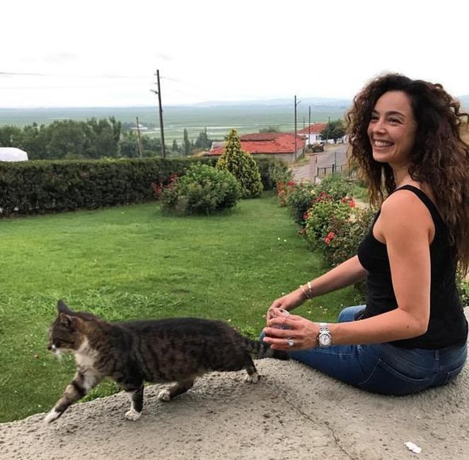 Dünya güzeli olmuştu! Azra Akın'ın Edirne'deki çiftlik hayatı - Resim: 4