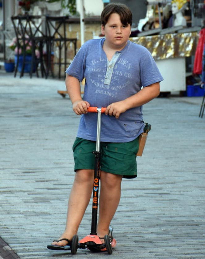 Kaya Çilingiroğlu tatilde ama yolda giderken bir anda yere kapaklandı - Resim: 3