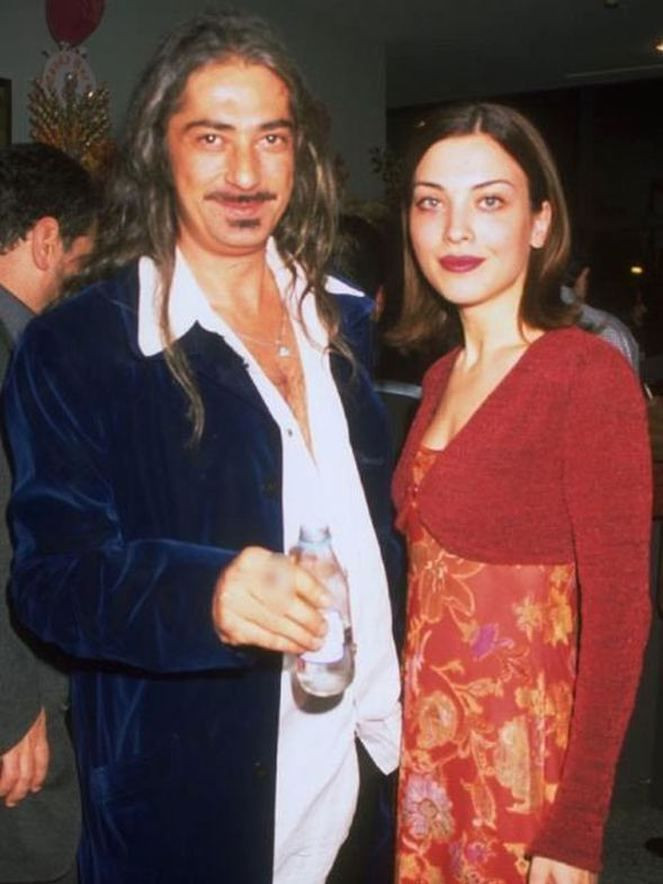 Arzu Yanardağ'ın yeni sevgilisine bakın dövmeci çıktı! Sarmaş dolaş... - Resim: 4