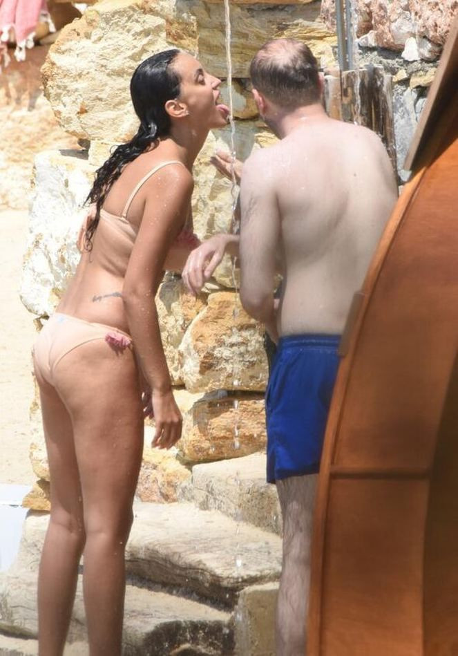 Ebru Öztürk bikinili görüntülendi! Aldığı kilolar gören herkesi şaşırttı - Resim: 4