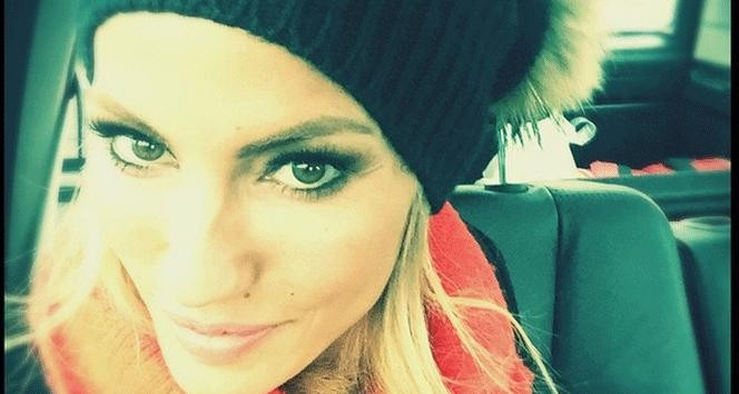 Çağla Şıkel'den yıllar sonra itiraf! Şimdiki aklım olsa... - Resim: 3