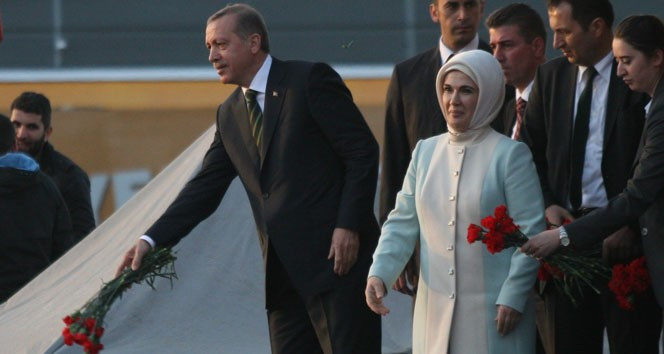 Perihan Savaş'ın türbanlı haline bakın! Emine Erdoğan'ı... - Resim: 2