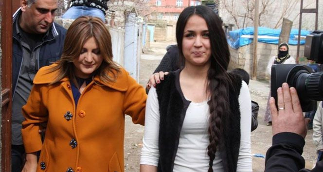 Mutlu Kaya'dan kötü haber ses yarışmasıyla tanınmıştı - Resim: 2