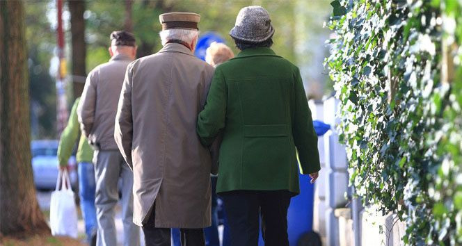 65 yaş ve üzerine sokağa çıkma yasağı geldi! Listede 12 şehir var - Resim: 1