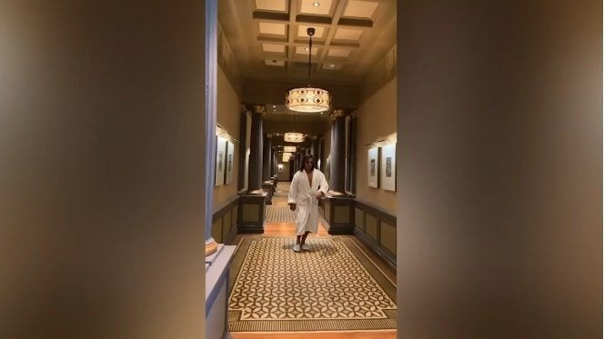 Nusret Gökçe'nin cinsel organı göründü iç çamaşırsız bornozuyla rezil oldu - Resim: 1