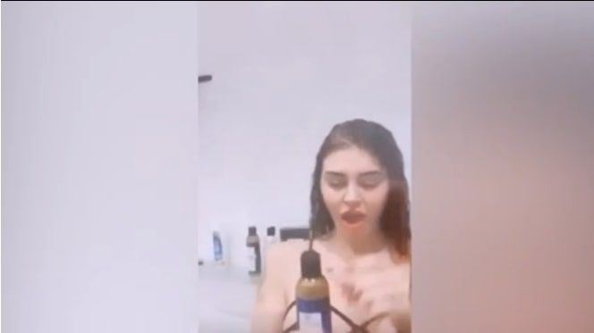 Ebru Polat ve Gülşah Saraçoğlu'ndan şoke eden tanıtım banyoda çektiler - Resim: 4