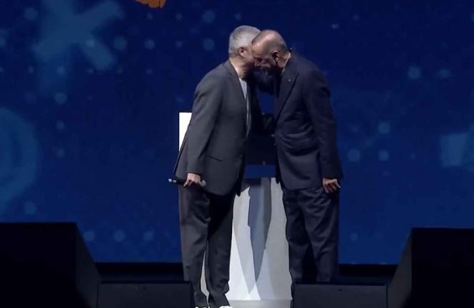 Cengiz Kurtoğlu'nun Cumhurbaşkanı Erdoğan'a sürprizi 'Canım abimi unutmam' - Resim: 2