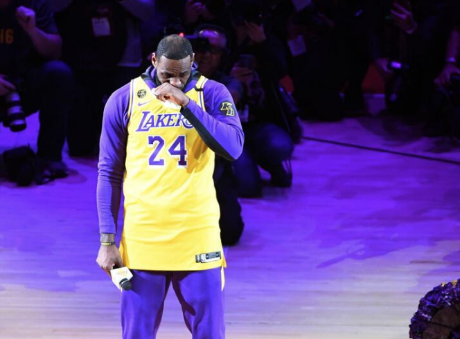 LeBron James Kobe Bryant'ı anma gecesinde hıçkıra hıçkıra ağladı - Resim: 3