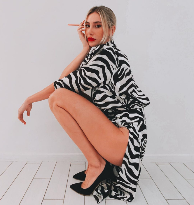 İç çamaşırı giymemiş! Şeyma Subaşı derin yırtmaçlı elbisesiyle tepki çekti - Resim: 2