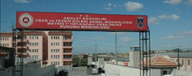 Gardiyanlardan çıplak arama skandalı 'Lezbiyen misin' - Resim: 2