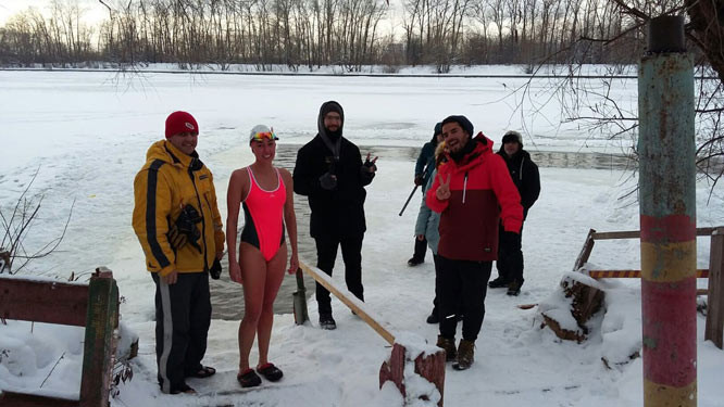 Rus askerlerini eğiten Türk kızı rekor kırdı - Resim: 1