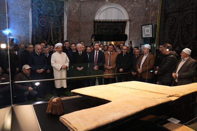 Hırka-i Şerif ziyarete açıldı - Resim: 1