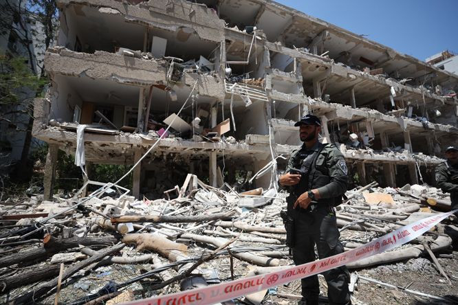 İran'dan İsrail'e ikinci dalga füze saldırısı! Sirenler çalıyor - Resim: 3