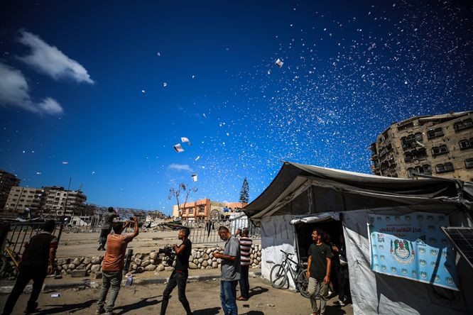 Son 24 saatte 42 ölü! İsrail ordusu havadan broşür attı - Resim: 2