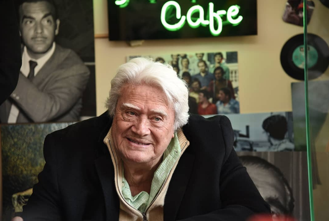 Yeşilçam efsanesi Cüneyt Arkın deliye döndü 'Sen bizi ne sandın lan!' diyerek tepki gösterdi - Resim: 2