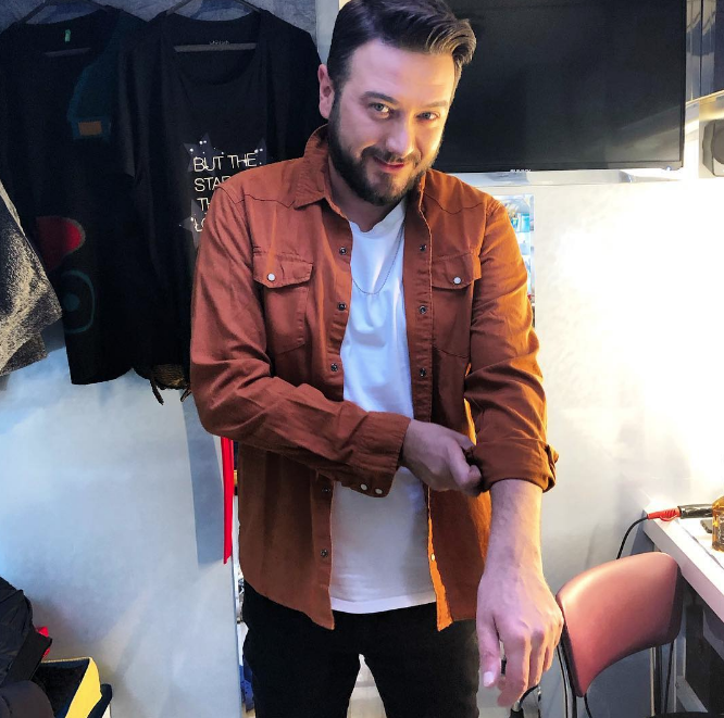 Show TV'nin fişini çektiği Onur Büyüktopçu'nun yeni işi belli oldu! Yemekteyiz'den de ayrılmıştı - Resim: 4