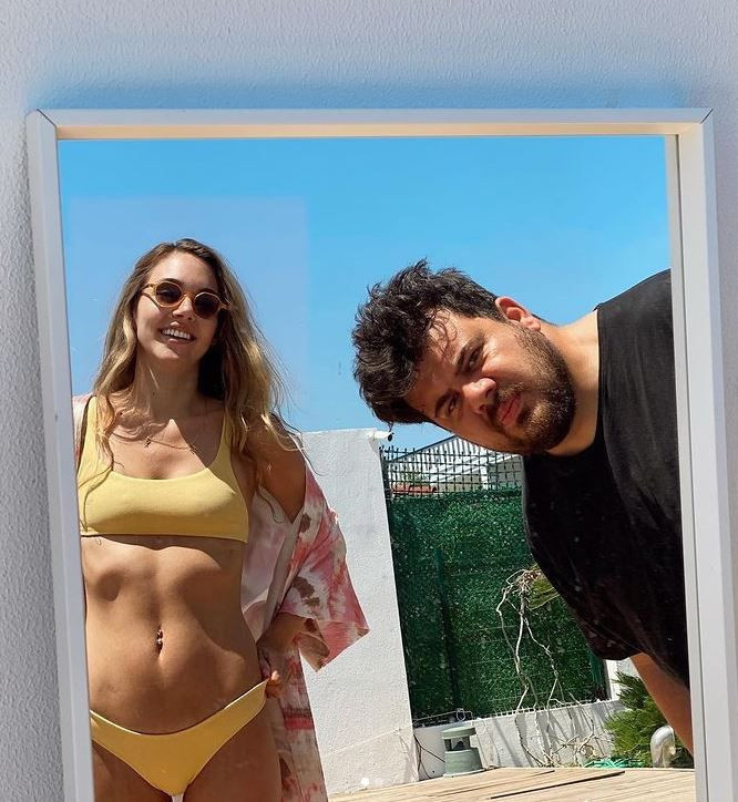 Berfu Yenenler eşi Eser'in hastalığını Instagram'dan duyurdu: Eski hayatımıza... - Resim: 4