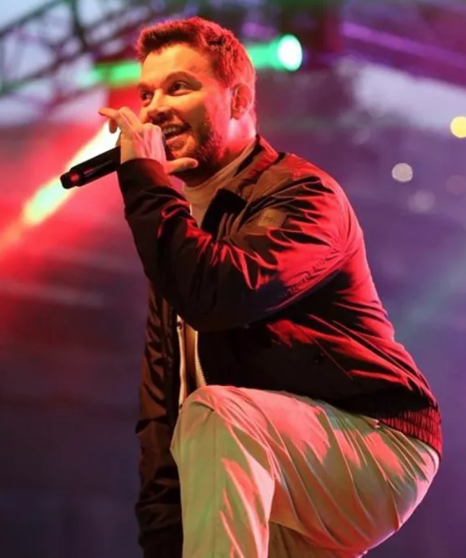 Sinan Akçıl’dan konserine gelmek isteyen kuryeye büyük jest! - Resim: 1