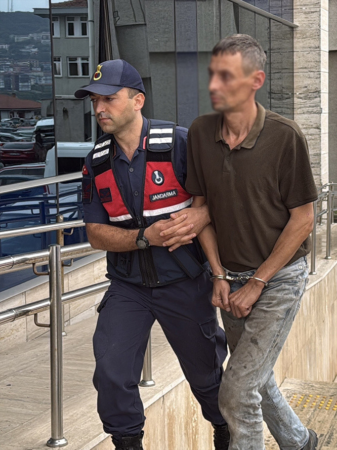 Anne ve babanın 17 yaşındaki kızlarına yaptığına bakın! Ekipler bu halde buldu - Resim: 0