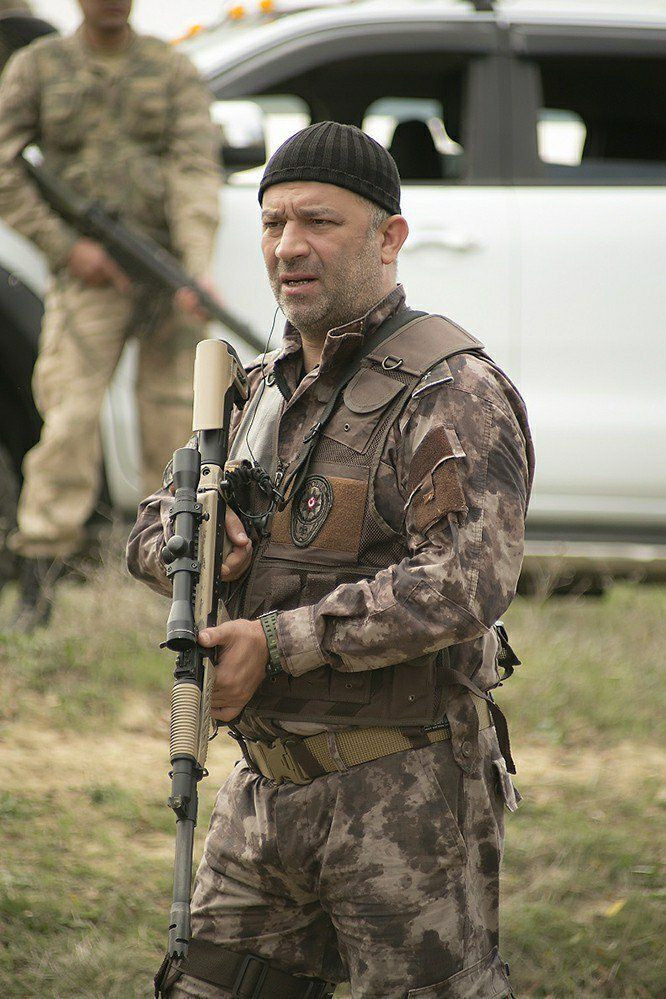 Arka Sokaklar'ın Mesut'u Şevket Çoruh diziden ayrılıyor iddiası! Açıklama geldi - Resim: 3