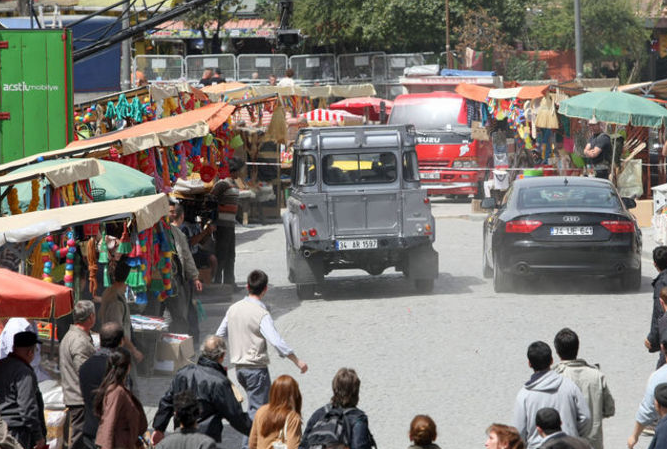 Fırtına James Bond'u da vurdu! - Resim: 2