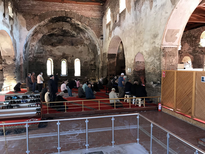 Bursa'da 1700 yıllık camide restorasyon faciası! - Resim: 4