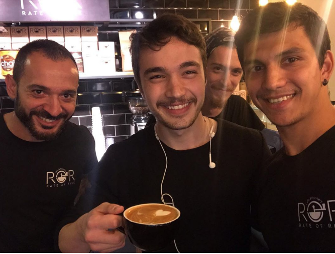 Çukur'un Akın'ı Burak Dakak yakayı ele verdi sevgilisi ile ilk kez görüntülendi - Resim: 4