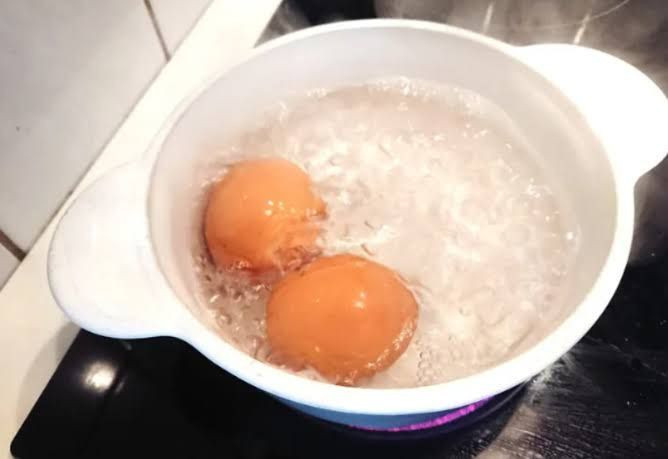 Haşlanmış yumurta suyunu atmayın böyle kullanırsanız çok faydalı - Resim: 4