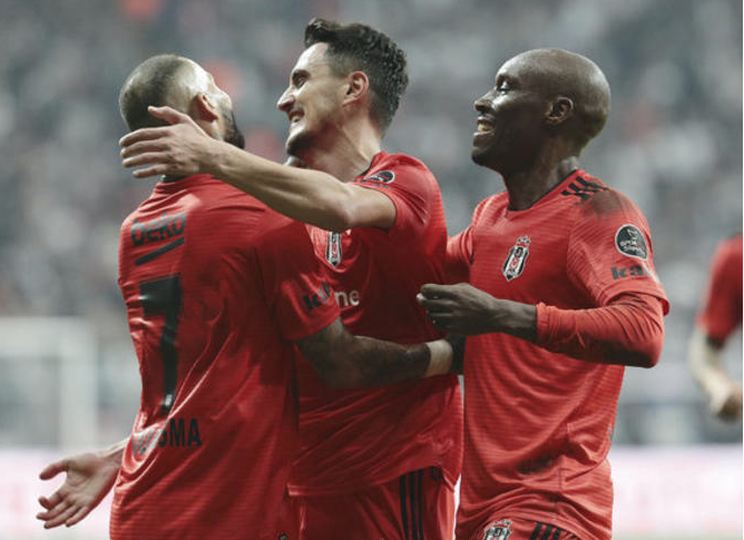 Milli yıldız için olay sözler: Kaptanlığı bırak, forma gidiyor - Resim: 2