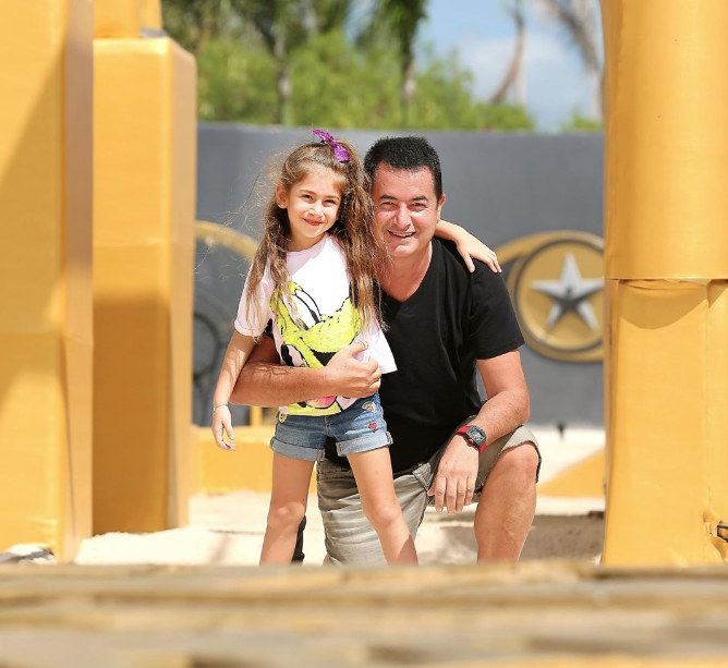 Acun Ilıcalı resmen açıkladı Arka Sokaklar'ın yıldızı Survivor 2020'ye katıldı - Resim: 1