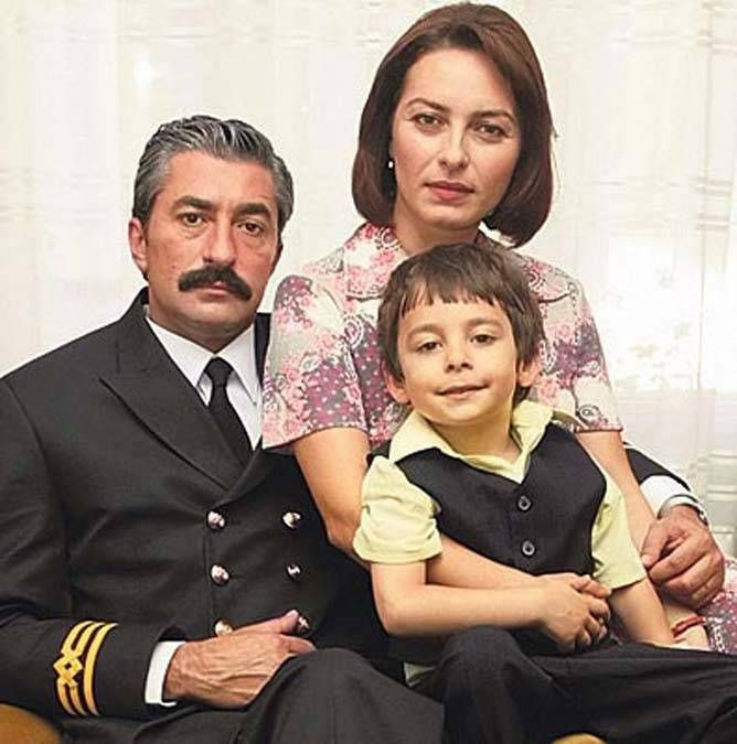 Öyle Bir Geçer Zaman Ki'nin küçük Osman'ı delikanlı oldu son haliyle şaşırttı! - Resim: 2