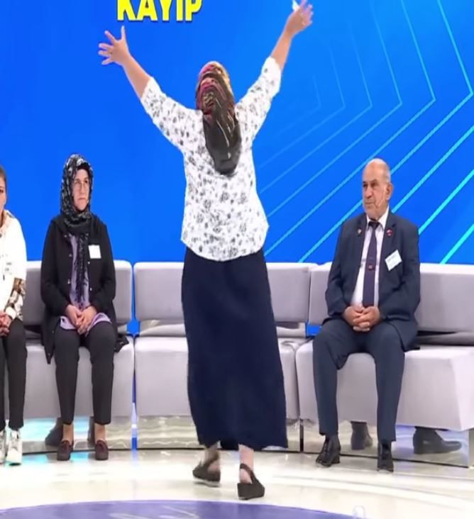 ATV Müge Anlı'da 18 yaşındaki kızı akrabasıyla evlenen anne cinnet getirdi! Feryat etti... - Resim: 4